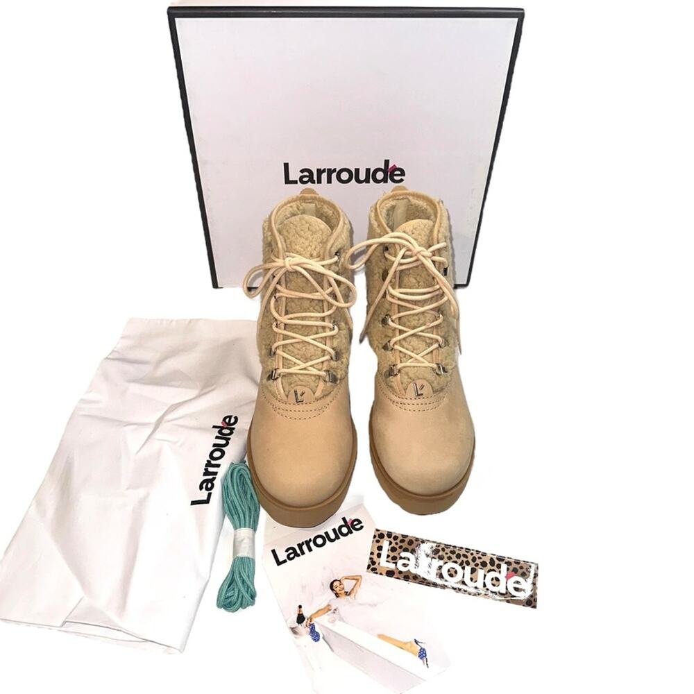 NIB Larroude Vail Nubuck Leather Boot in Sand And Cream 7